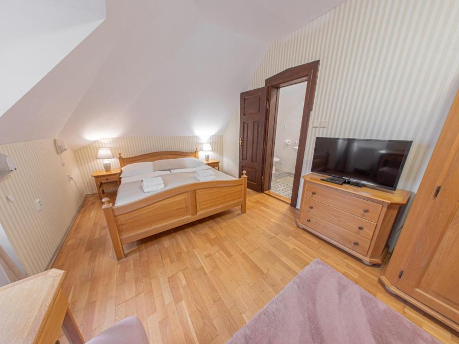 Banská Štiavnica Hotel Salamander - Garni מראה חיצוני תמונה
